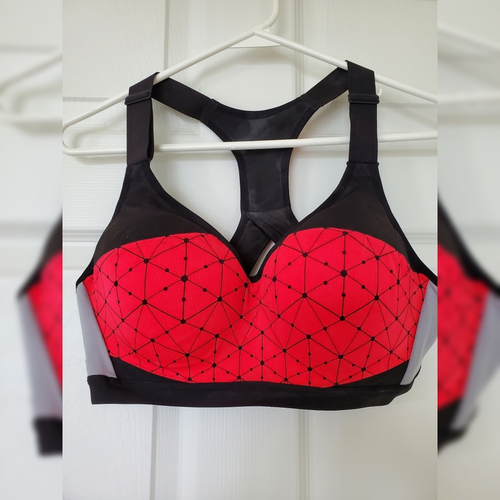 Incredible lightweight max sports bra